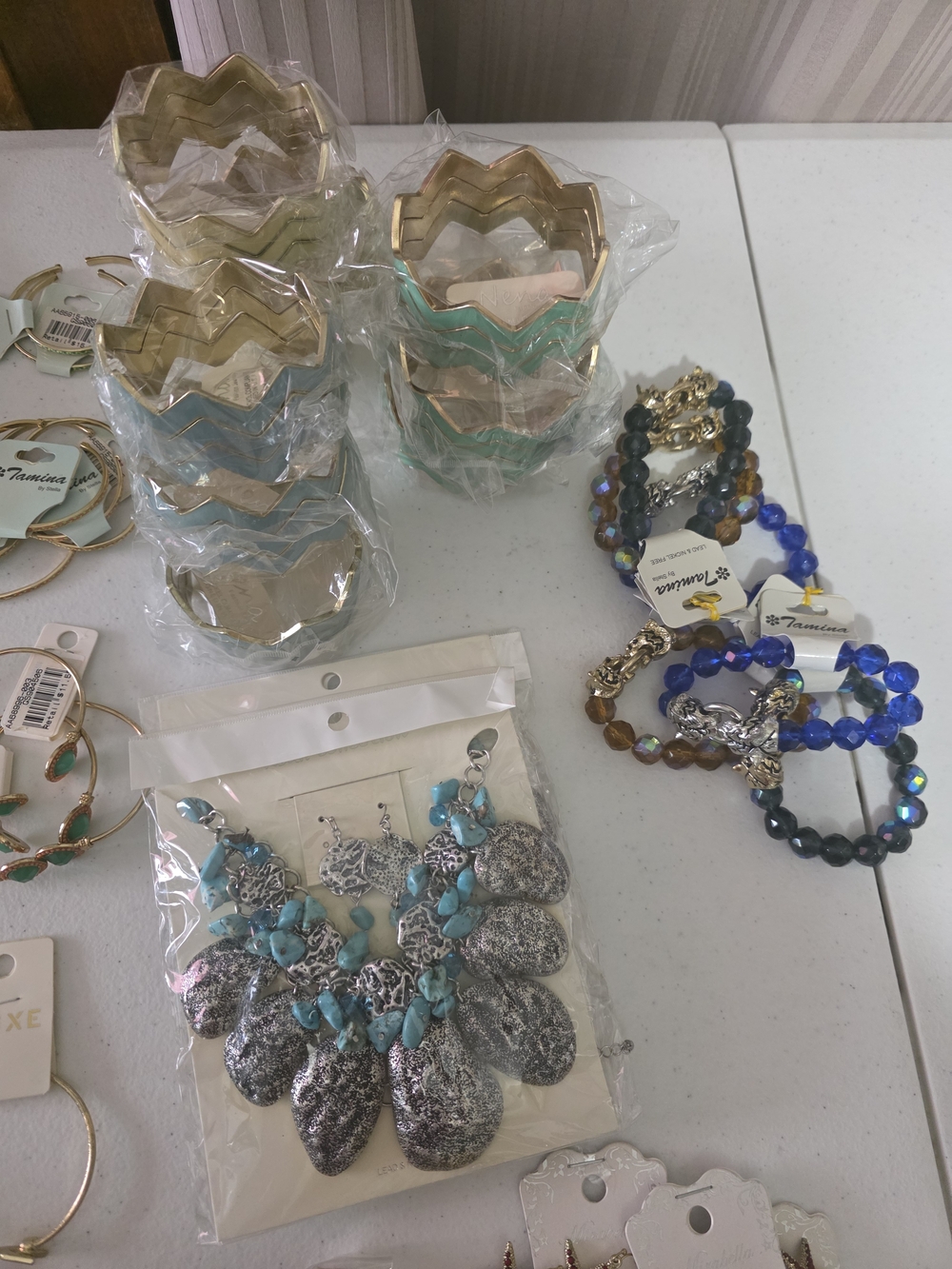 #1) Mixed Fashion Jewelry - Large Lot - Picture 5 of 16